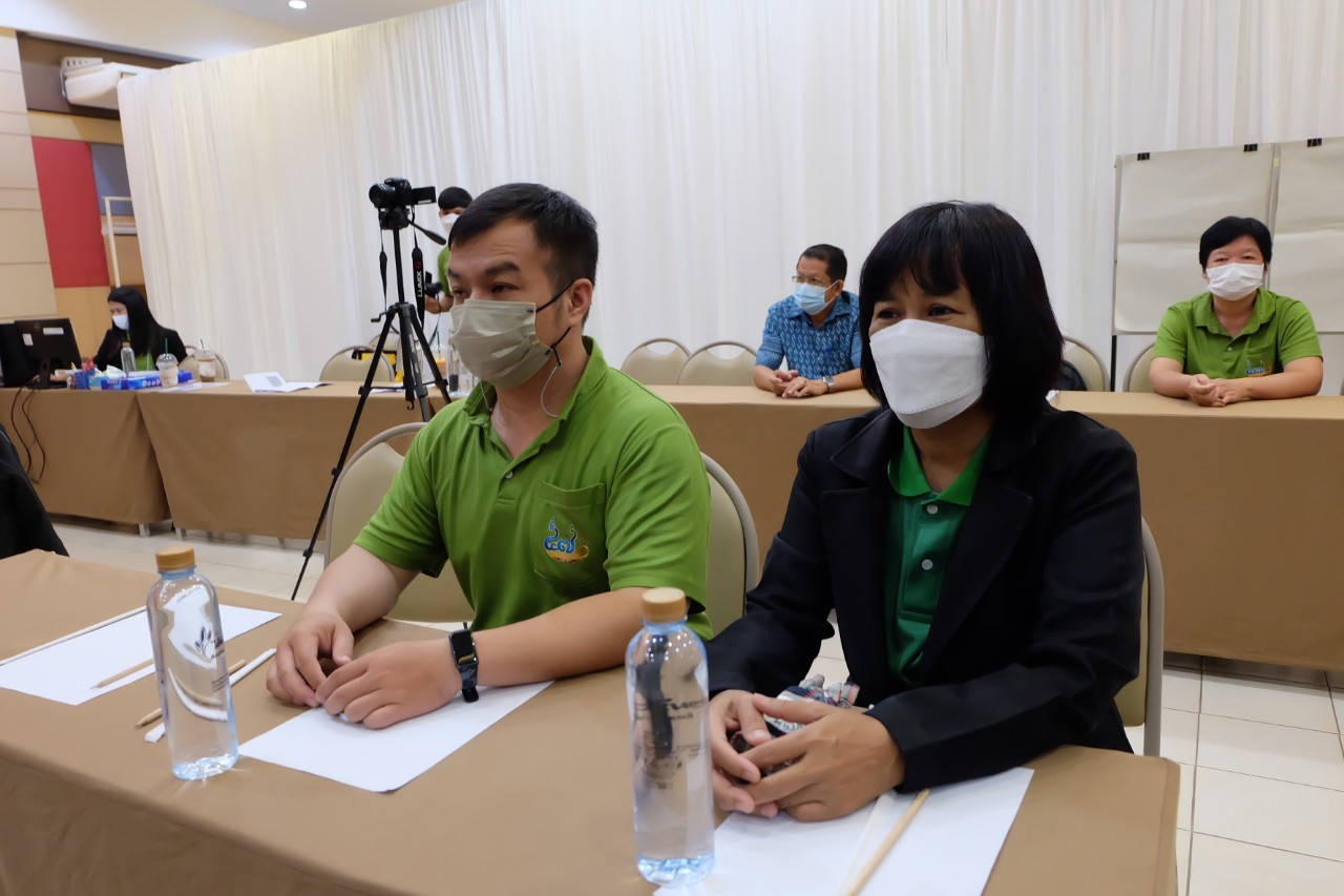 title - ผู้ตรวจราชการกรม เป็นประธานเปิดโครงการสัมมนาเชิงปฏิบัติการการกำหนดแนวทางการพัฒนาเกษตรกรสู่การเป็นผู้ประกอบการเกษตรในเขตปฏิรูปที่ดิน ณ โรงแรมไม้หอมวิลล่า อำเภอเมืองนครสวรรค์ จังหวัดนครสวรรค์